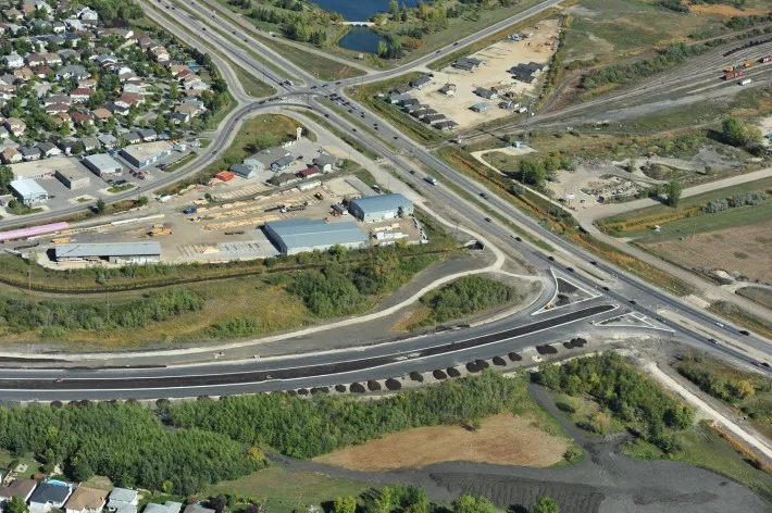 Aerial roadway connection and interchange construction